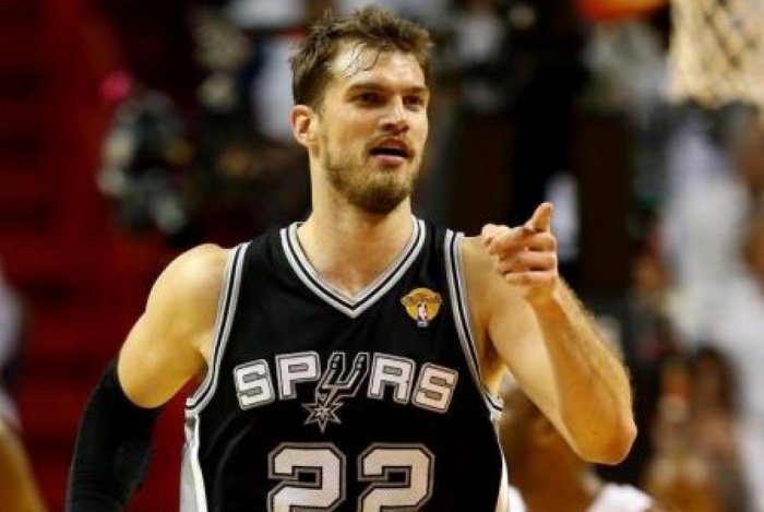 Primeiro brasileiro campeão da NBA Tiago Splitter anuncia