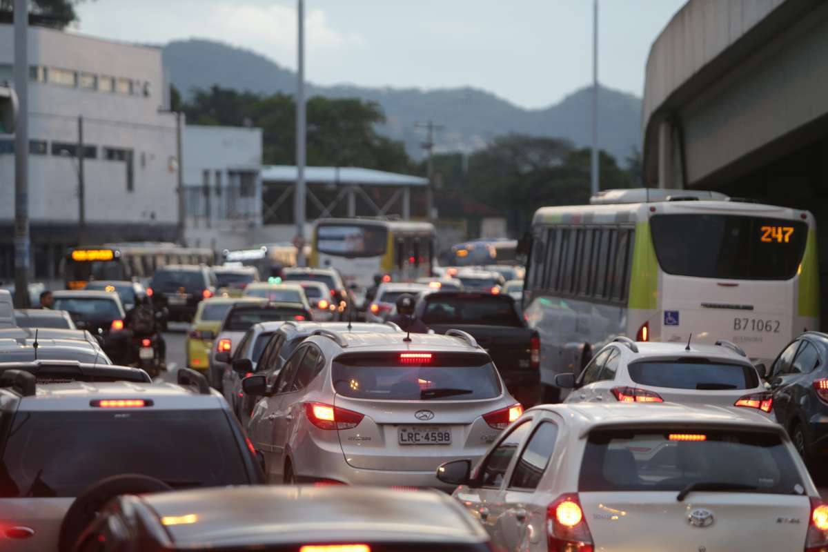 Três novas linhas de ônibus começam a operar nas zonas Norte e Oeste do