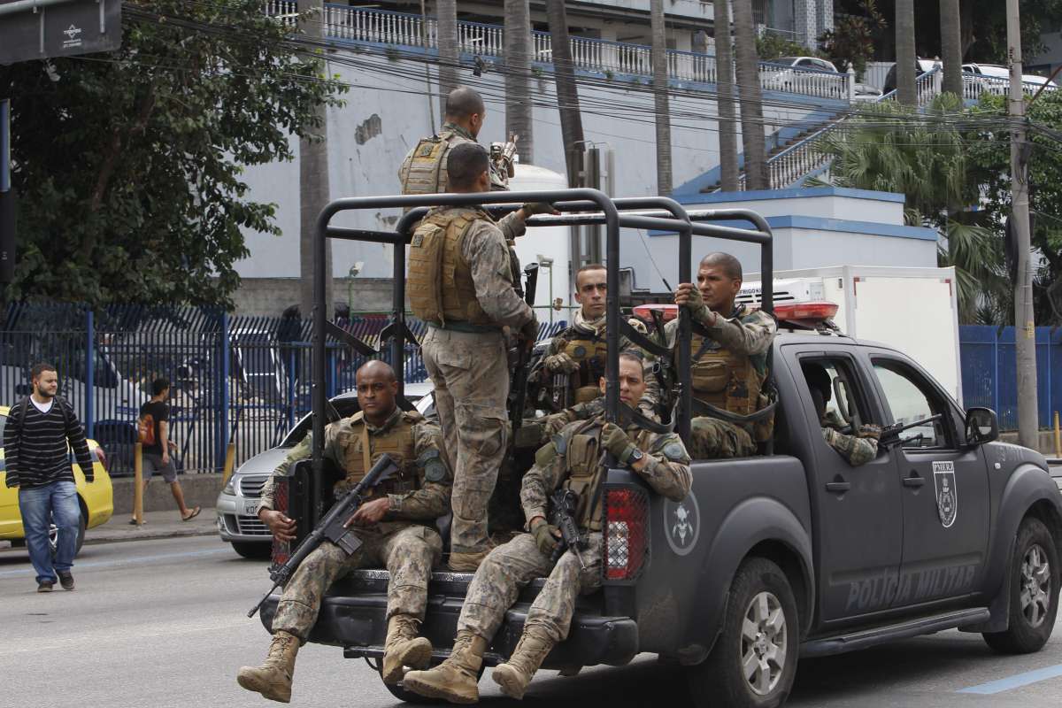 Morador Diz Que Bope Arrastou Seu Carro No S O Carlos Rio De Janeiro