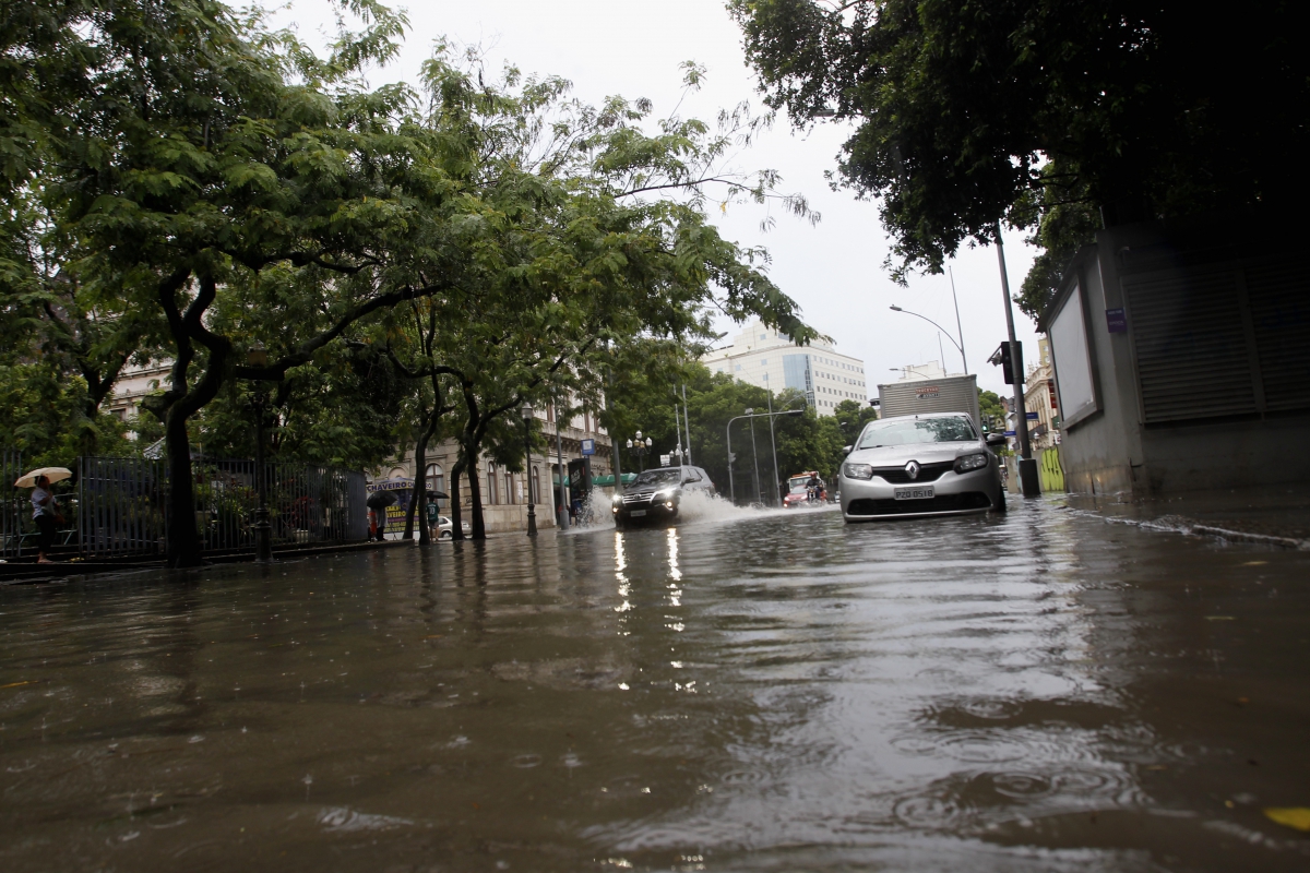 Temporal Causa Alagamentos Em Diversas Cidades Do Estado Rio De