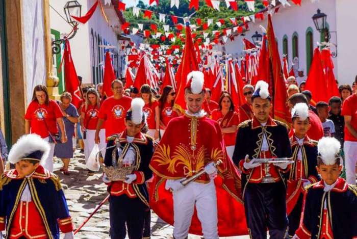 Paraty Celebra A Tradicional Festa Do Divino O Dia O Dia No Estado