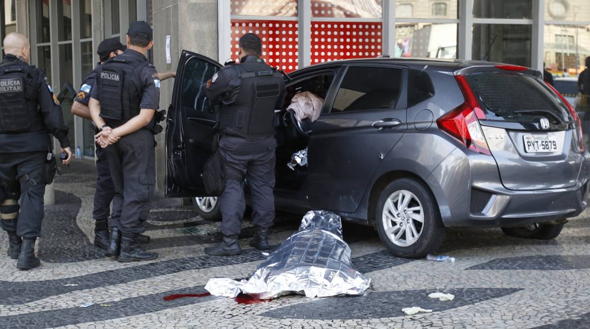 Persegui O Policial Termina Tr S Mortos No Centro Rio De Janeiro