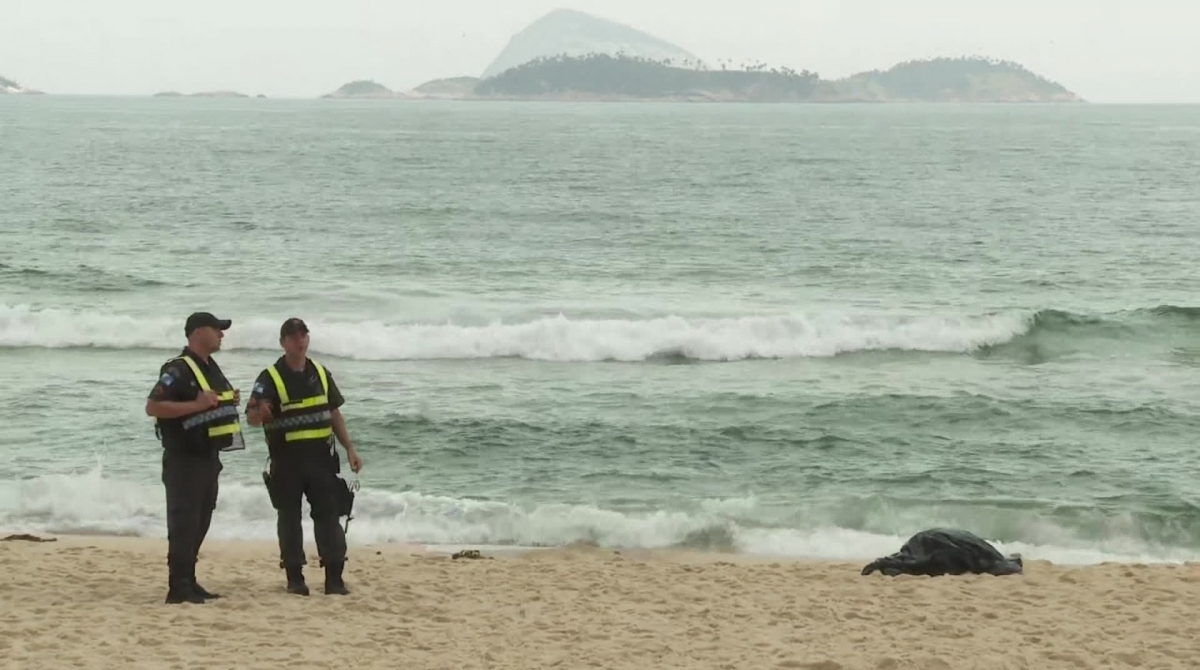 Corpo é encontrado boiando na Praia de Ipanema Rio de Janeiro O Dia