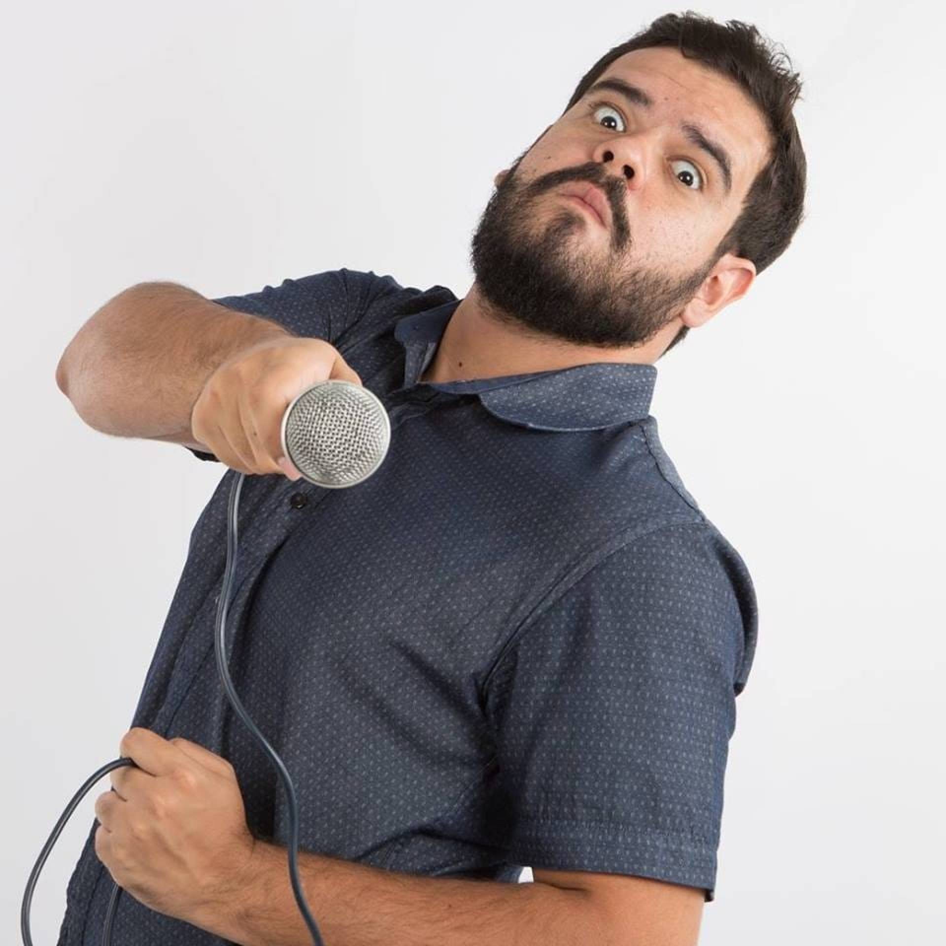 Cezar Maracujá se apresenta stand up comedy em Nova Iguaçu O Dia