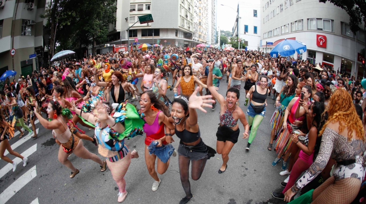 Fim de semana tem desfile de vários blocos de carnaval O Dia na Folia