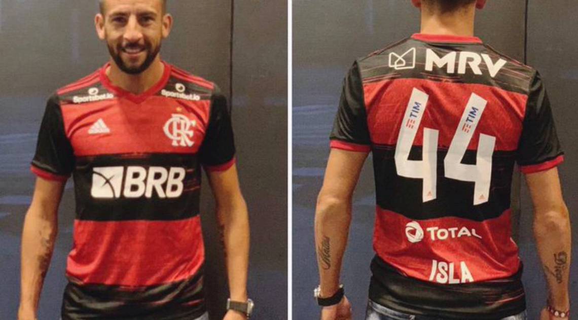 Flamengo anuncia contratação do lateral chileno Maurício Isla