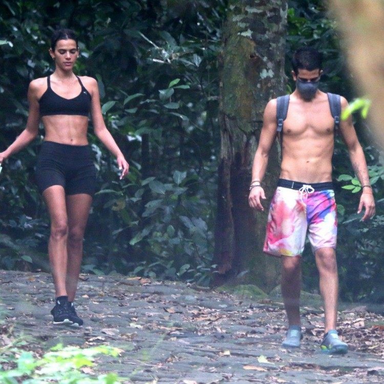 Assumidos Bruna Marquezine E Enzo Celulari Fazem Trilha Juntos