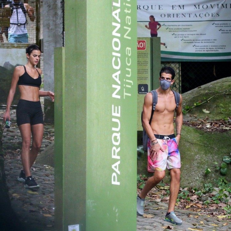 Assumidos Bruna Marquezine E Enzo Celulari Fazem Trilha Juntos