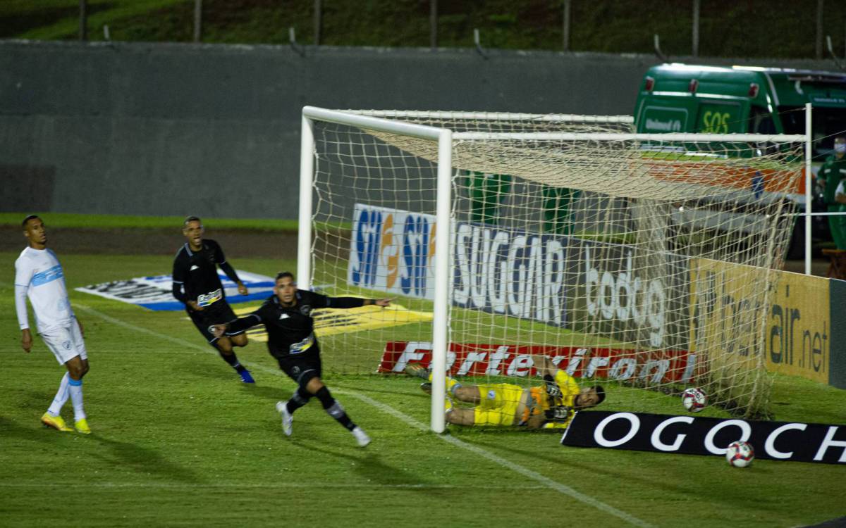 Botafogo Cochila E Cede Empate Para O Londrina No Fim Mas Segue No G