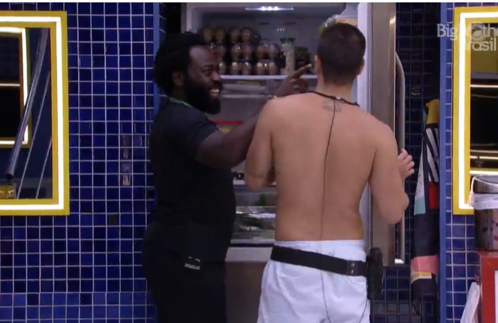 Voltou pra dieta No BBB 22 Arthur Aguiar avisa Não vou comer pão