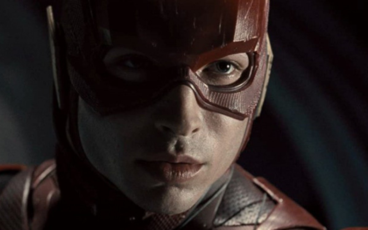 Astro de The Flash Ezra Miller é preso no Havaí pela 2ª vez em um