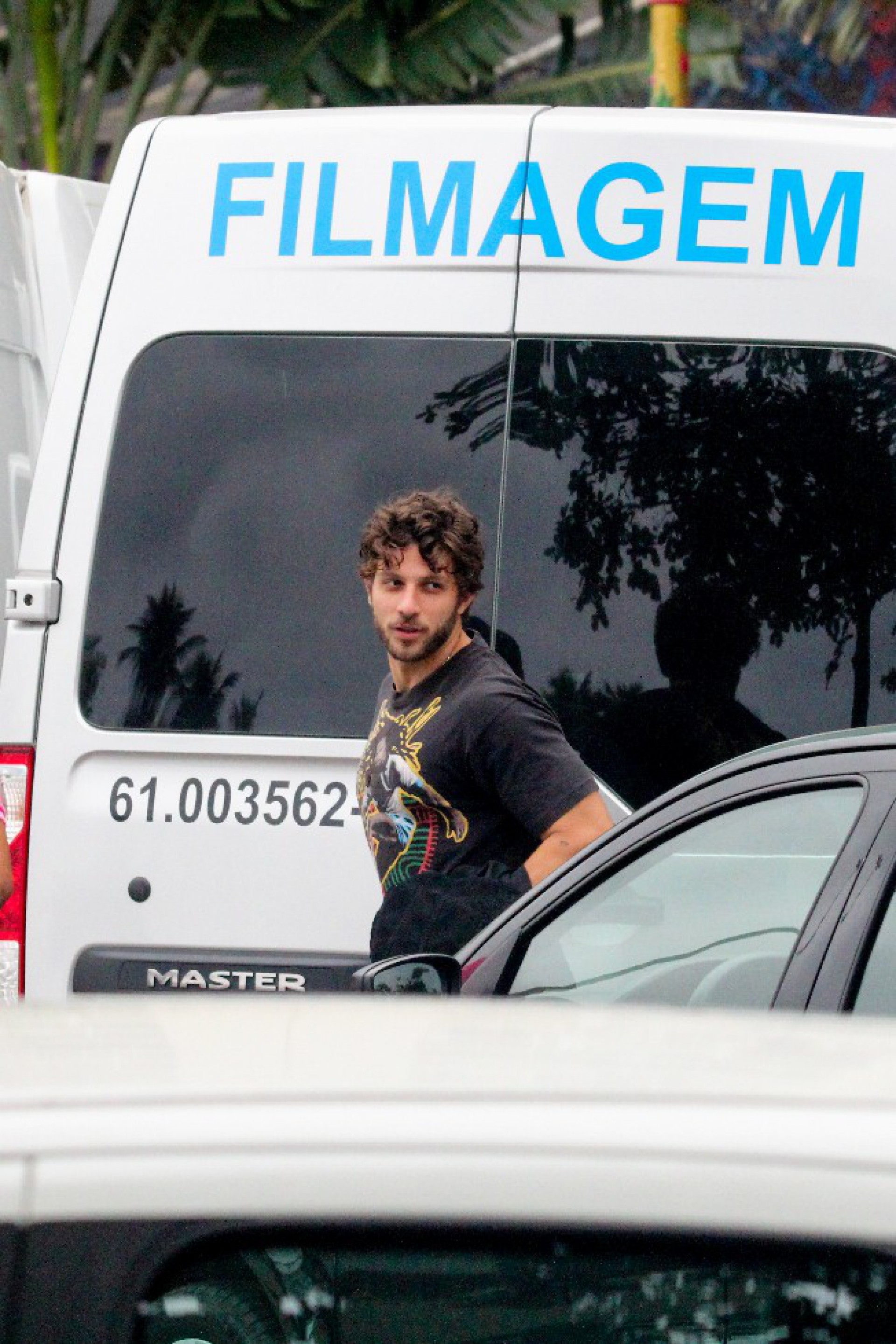 Chay Suede Mostra O Bumbum Em Cena Quente De Travessia E Web Reage Mh