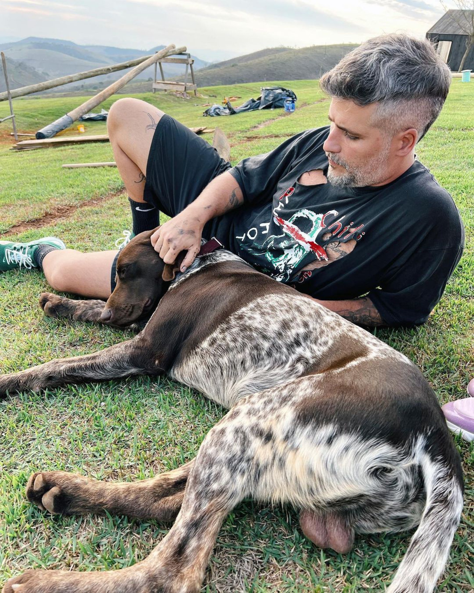 Gio Ewbank Divulgou Fotos De Titi E Bless Aproveitando O Lago Do Rancho