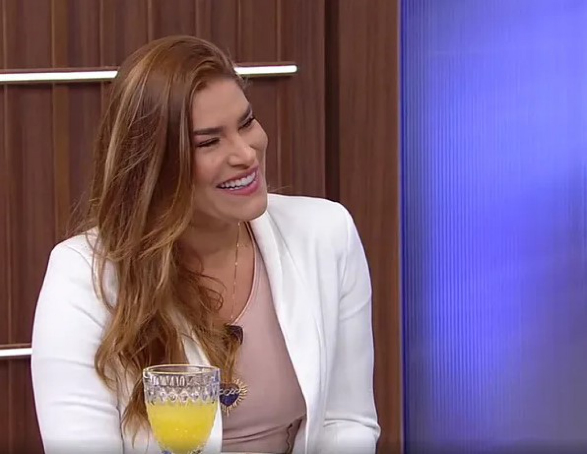 Priscila Fantin comenta presença de influenciadores em novelas