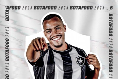 Botafogo Anuncia Contrata O Do Volante Marlon Freitas Primeiro