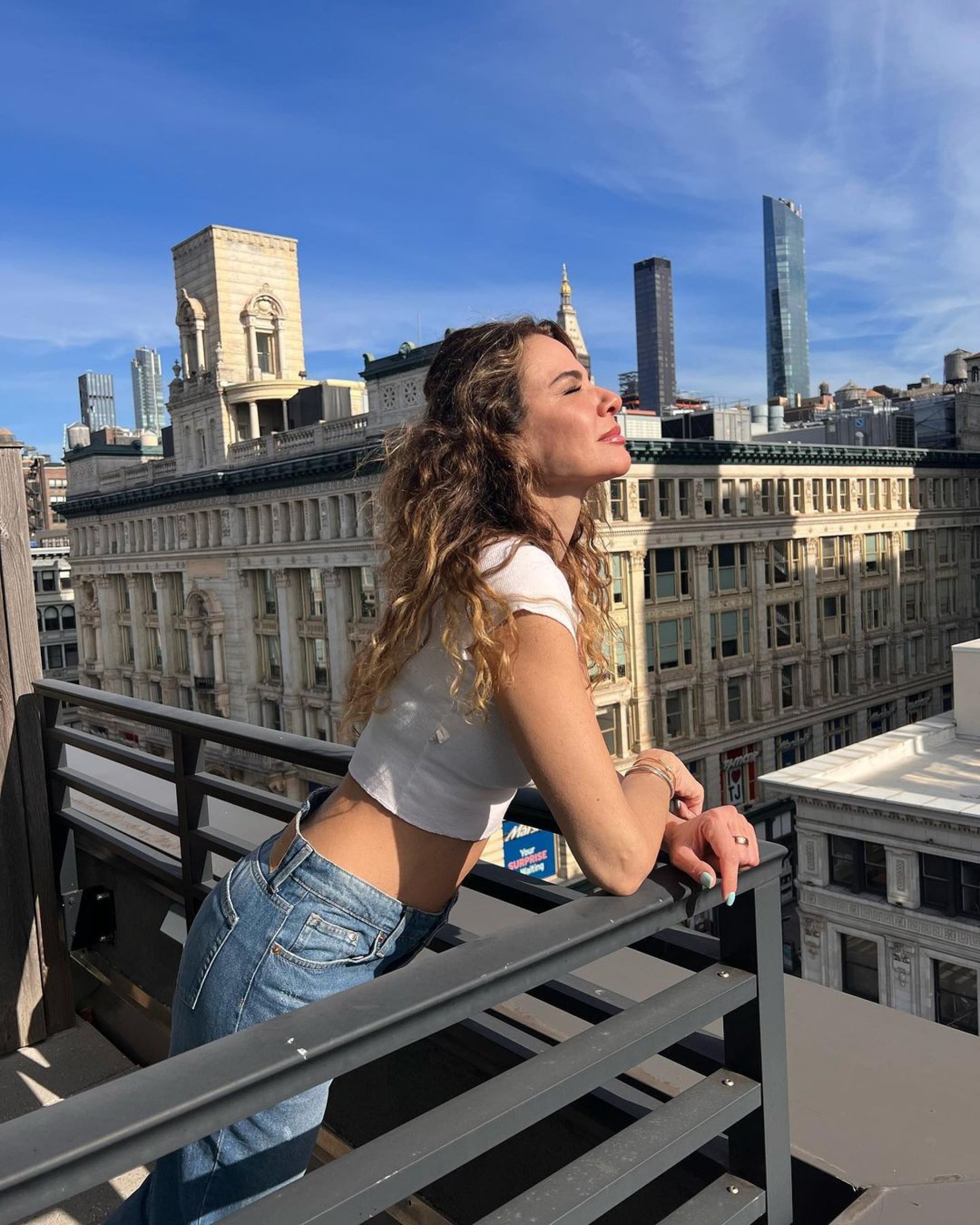 Luciana Gimenez Agradece Sol Em Ny E Atualiza Sobre Estado De Sa De