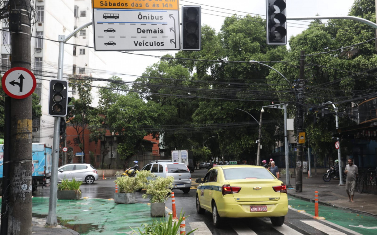 Moradores E Comerciantes Reclamam De Apag O De Sinais Na Rea Da