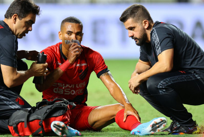 Jogador sofre fratura na face durante jogo do Brasileirão Esporte O Dia