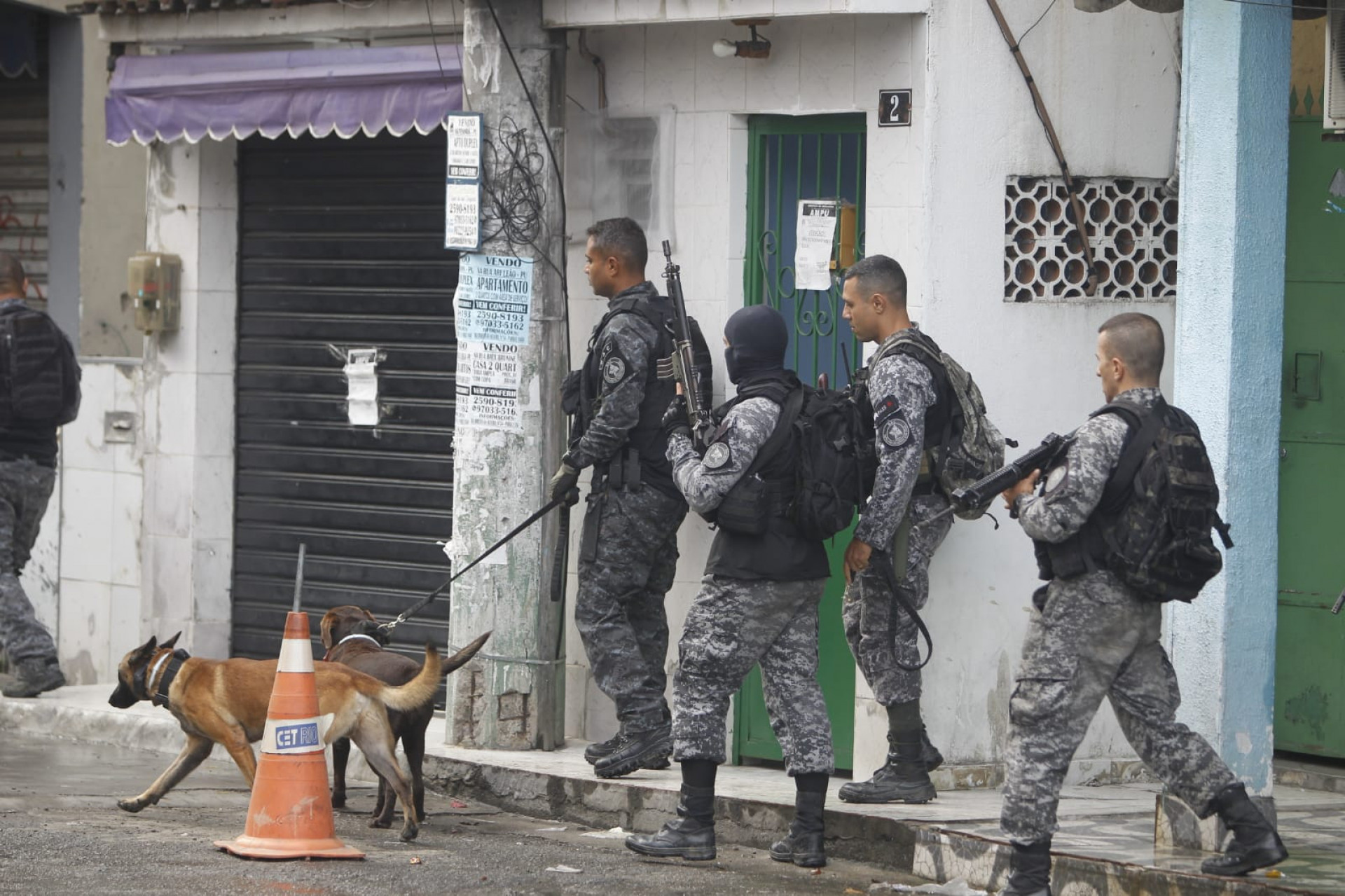 Pol Cias Civil E Militar Realizam Opera O Na Mar Contra Roubo De