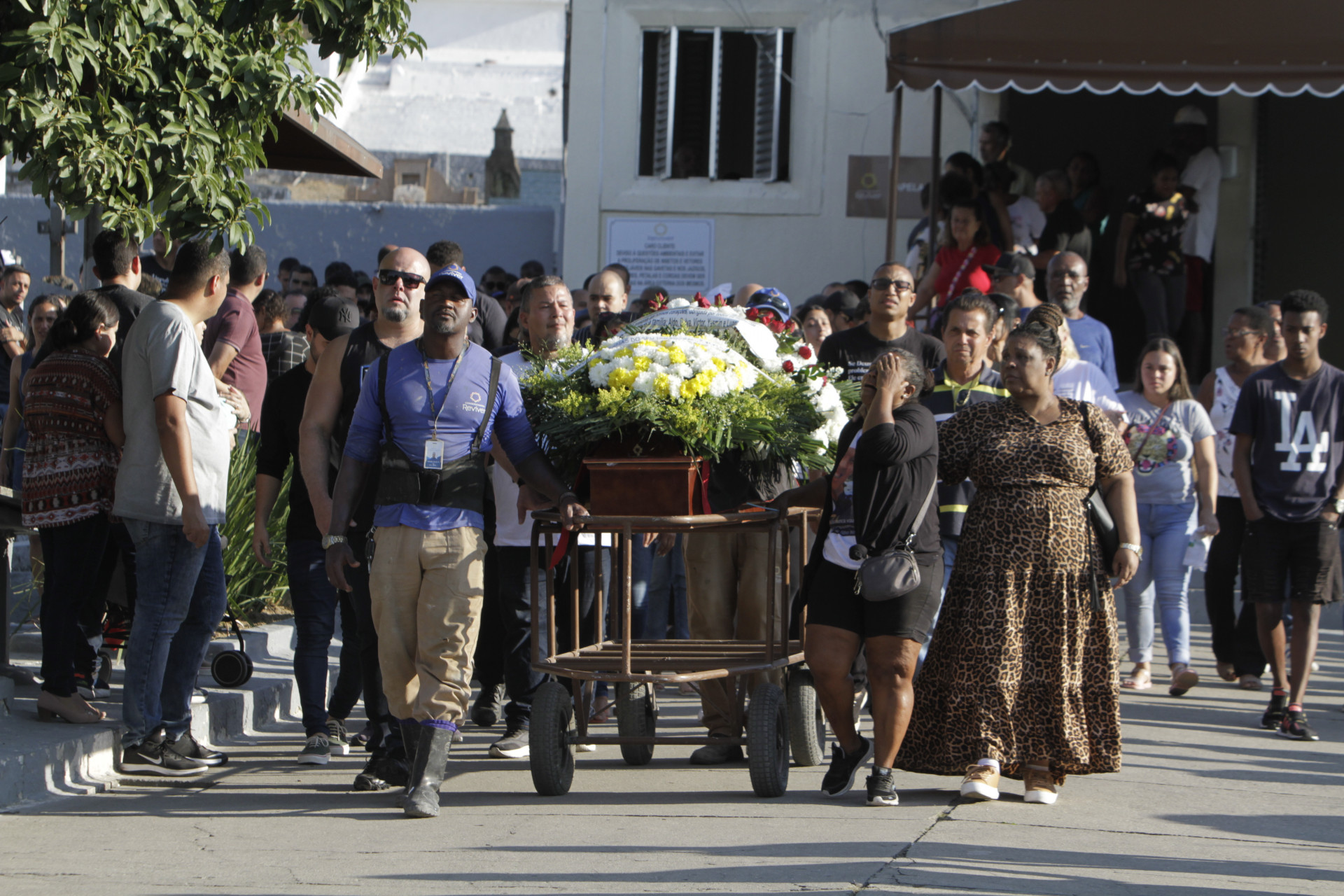 Corpo De Motorista De Aplicativo Morto Em Senador Camar Enterrado