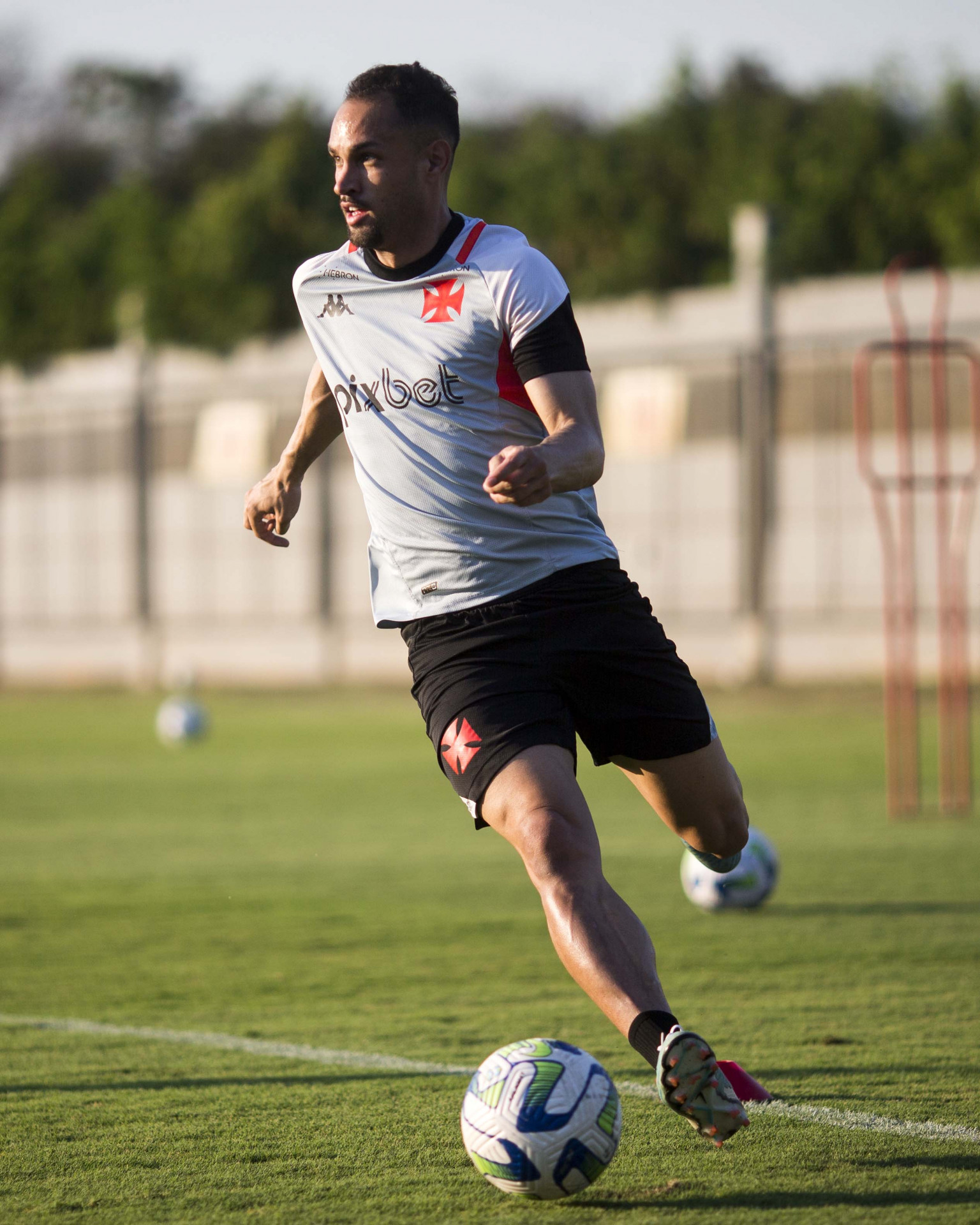 Apresentado Pelo Vasco Serginho Tem Primeira Chance No Brasil Queria