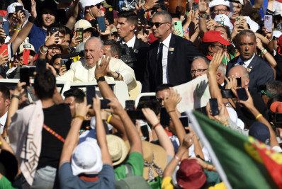 Papa celebra via crucis diante de uma multidão na Jornada Mundial da