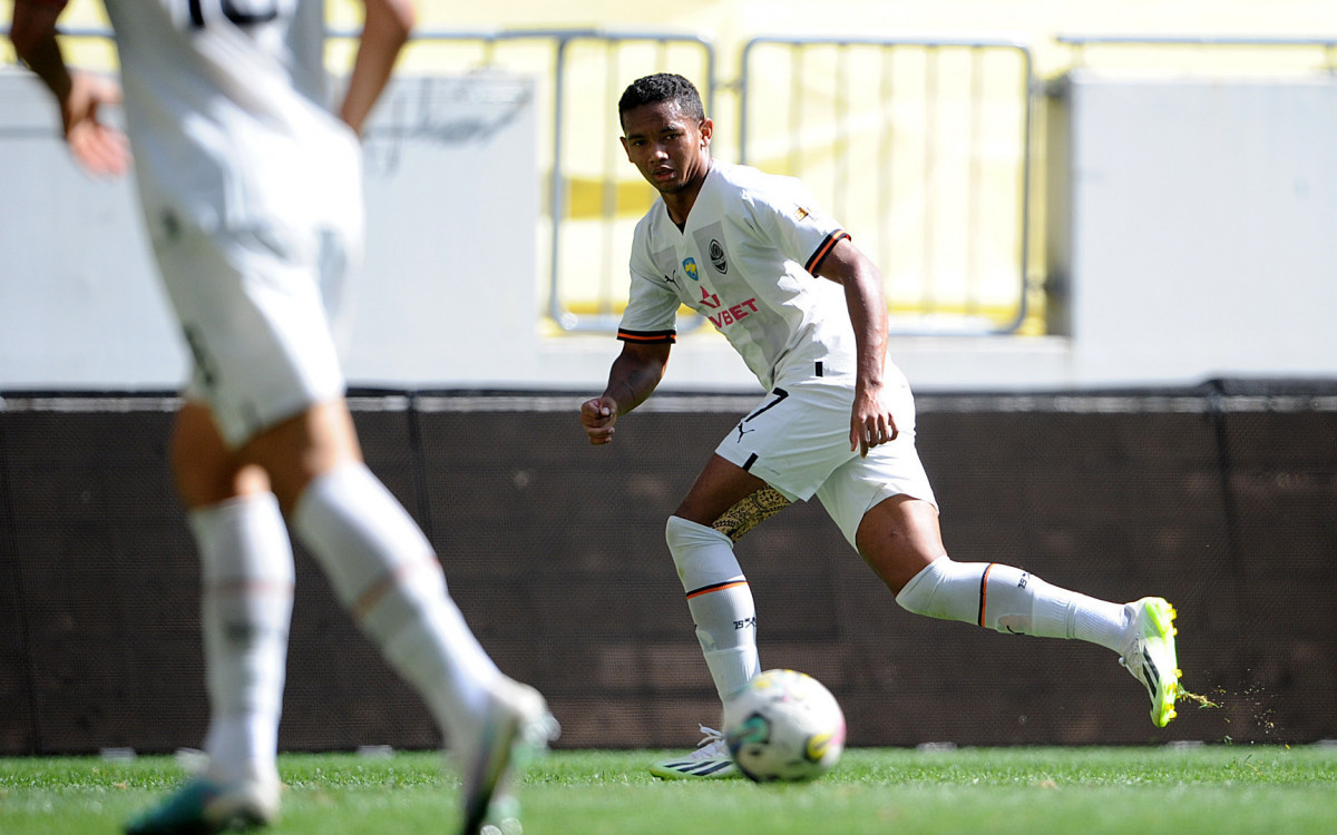 Ex Vasco Eguinaldo Estreia Pelo Shakhtar Donetsk Dois Gols