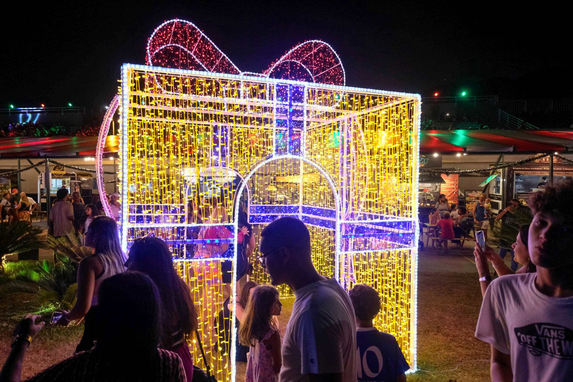 Em clima natalino cariocas e turistas aproveitam atrações do Natal da