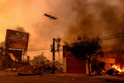 Moradores Relatam Fuga Das Chamas Que Cercam Los Angeles Choque E