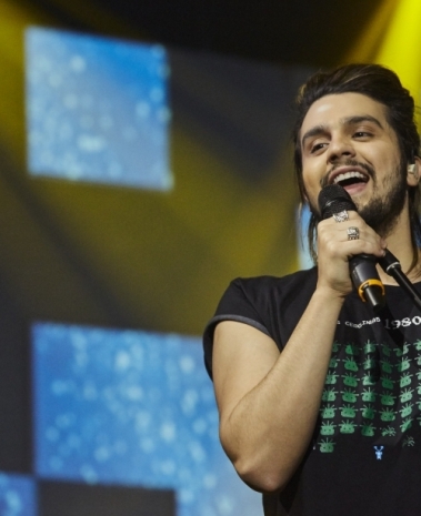 Luan Santana, cantor