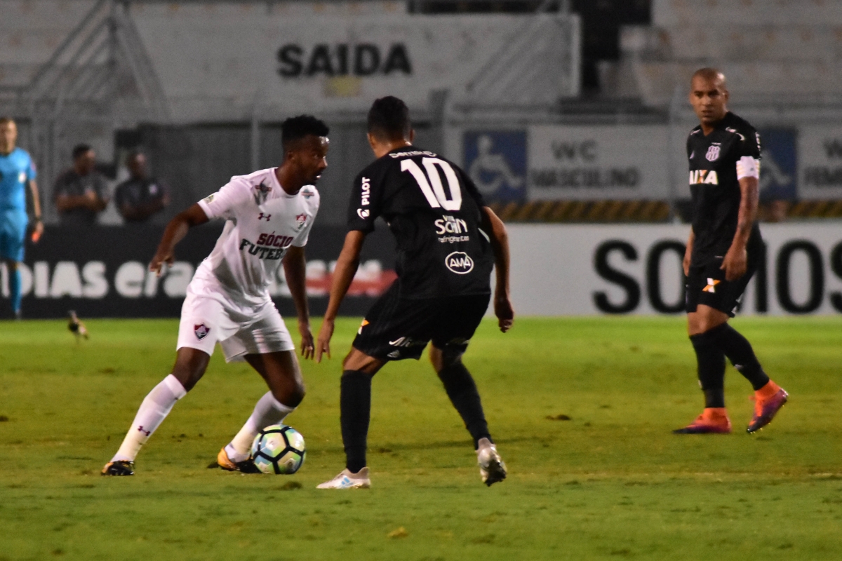 Orejuela  da equipe do  Fluminense, durante partida contra a equipe da Ponte Preta, válida pela 17ª rodada do Campeonato Brasileiro, realizado no Estádio Moisés Lucarelli, em Campinas, interior do estado de São Paulo, na noite desta quarta(09). - Eduardo Carmim/Parceiro/Agência O Dia
