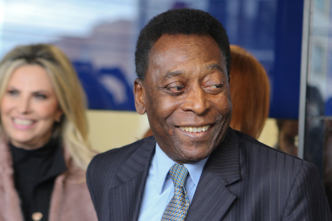 Nas redes sociais, Pelé divulga que se submeteu a uma operação para retirada de tumor no intestino