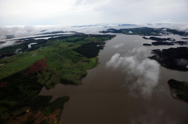 Rio Amazonas pode ter capacidade de navegação reduzida pela metade em outubro, estima setor