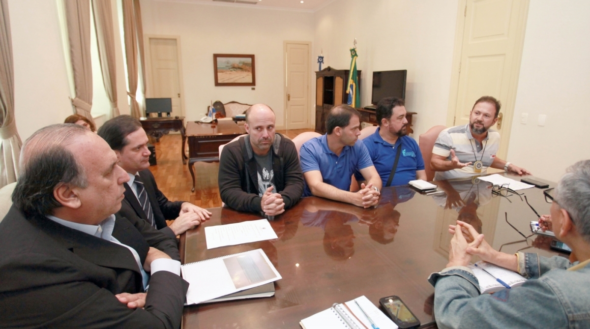 Rio de Janeiro - 22- 06 -2017 - Governador Luiz Fernando Pezão em reunião com representantes do MUSP ( Movimento Unificado dos Servidores Públicos do Estado) no Palácio Guanabara - Laranjeiras