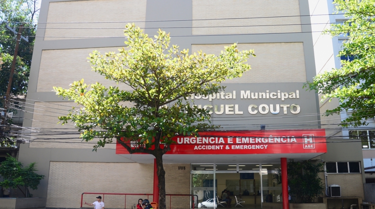 Caso espancamento de menino na Rocinha.  Menino foi espancado pelo padrasto e faleceu.  De acordo com os médicos, ele sofreu uma parada cardíaca e teve múltiplas fraturas. Hospital Miguel Couto. 