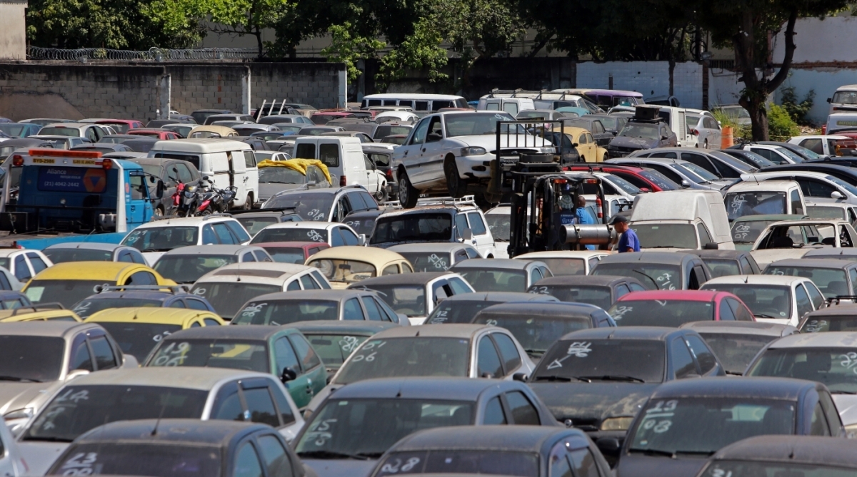 Dep&oacute;sito P&uacute;blico Ve&iacute;culos - Daniel Castelo Branco / Ag&ecirc;ncia O Dia 