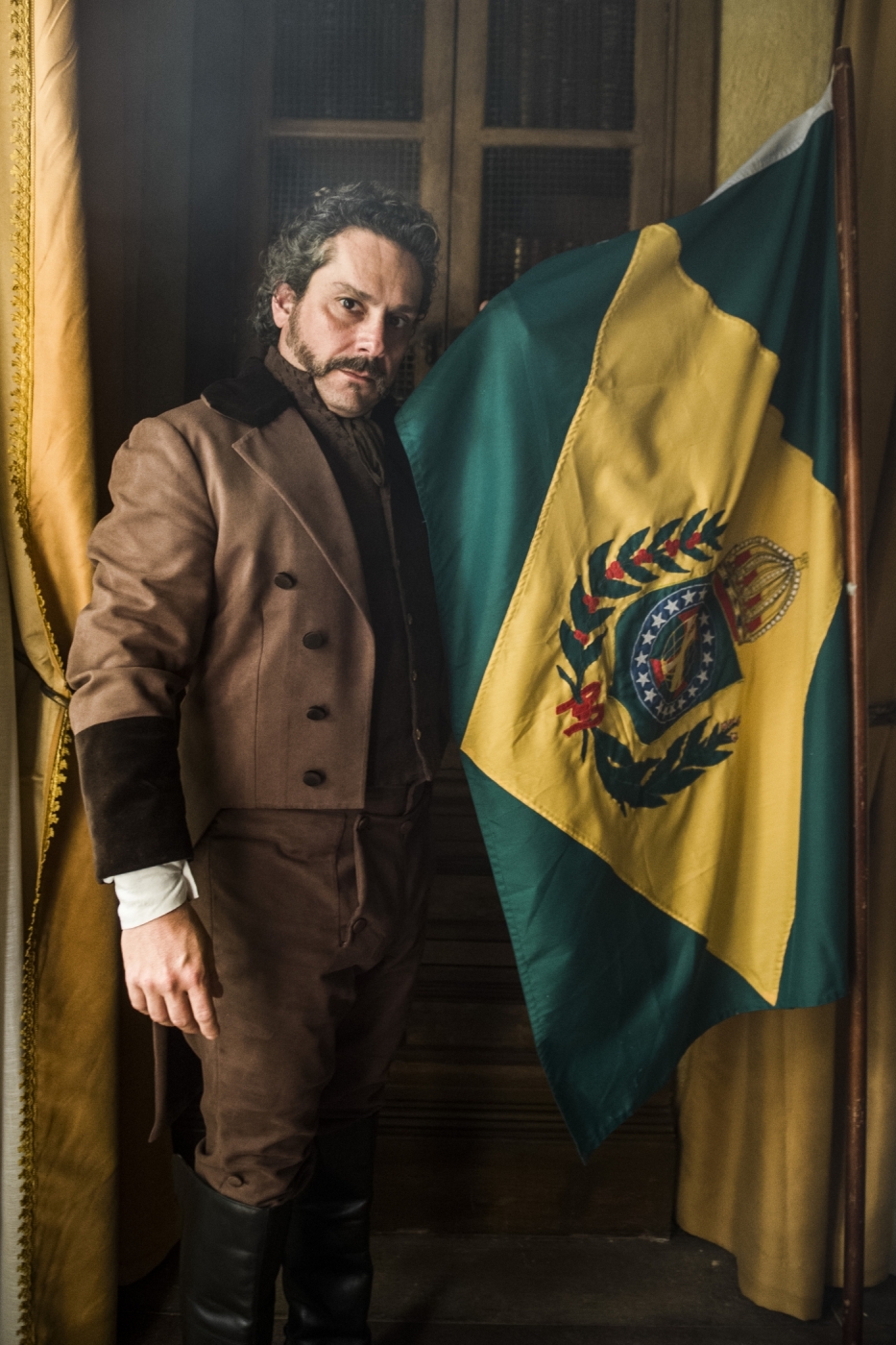 Os Filhos da Pátria, minissérie da Globo, com Alexandre Nero - Mauricio Fidalgo/tv globo