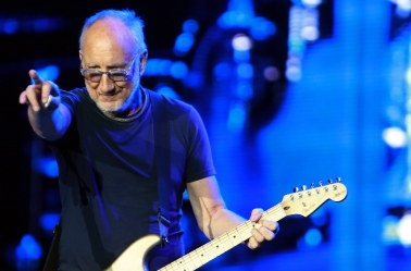 Astro do rock 'conversa' com amigo morto reencarnado em veado preso na cerca