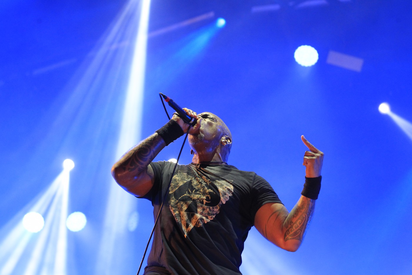24/09/2017 - ROCK IN RIO - Show do Sepultura, palco Sunset.  Foto - Maíra Coelho / Agência O Dia.  Cidade, R.I.R, ROCK, Festival, Cultura, Música, Festa, Evento, Parque Olímpico, Fogos, - Maira Coelho/Agencia O Dia