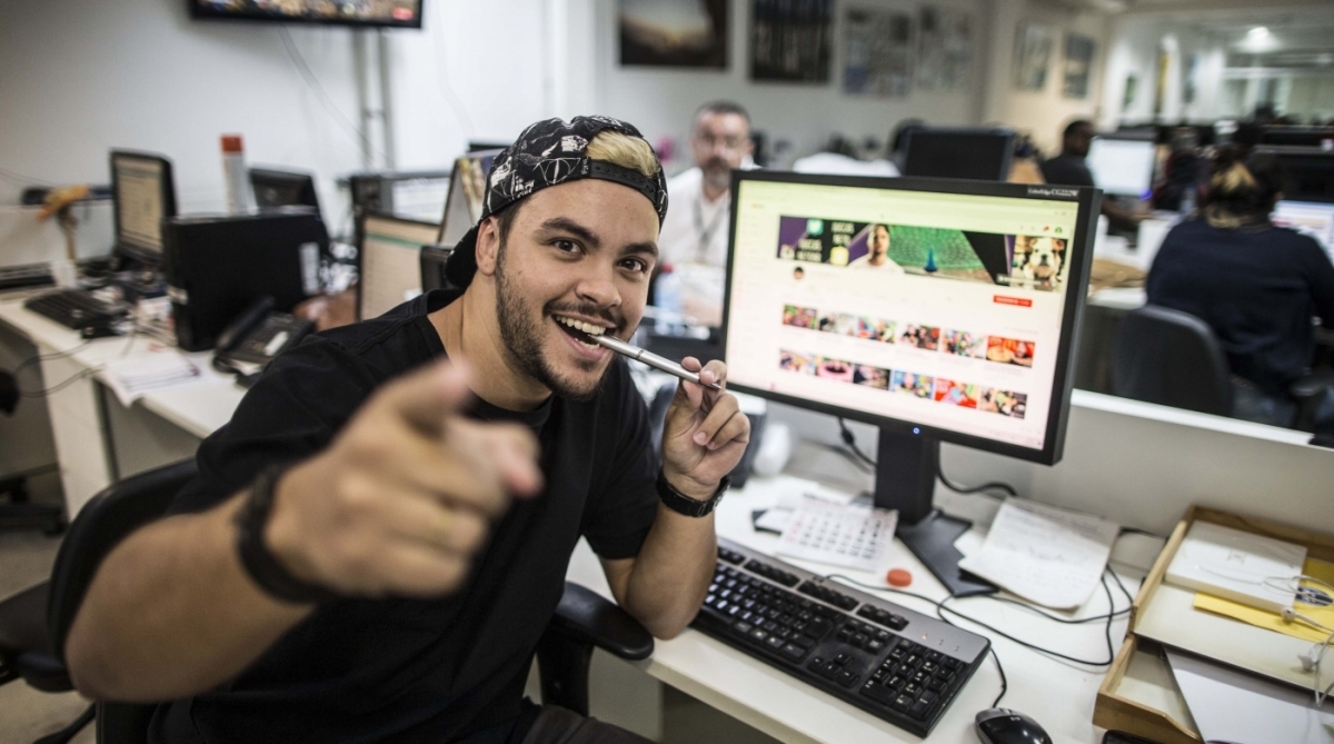 Entrevista com o youtuber Luccas Neto na reda&ccedil;&atilde;o de O Dia.