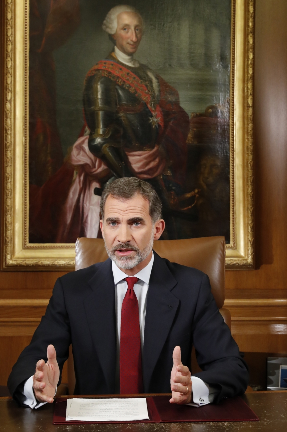 This handout picture released on October 3, 2017 by the Spanish Royal House (Casa Real) shows Spain's King Felipe VI addressing the nation on October 3, 2017 in Madrid, as the country grapples with its biggest political crisis in decades over an independence drive in Catalonia.

The address by the head of state comes two days after Catalonia's regional government pressed ahead with a banned independence referendum despite a violent police crackdown that left scores injured.
 / AFP PHOTO / CASA REAL / Francisco Gomez  Casa Real / RESTRICTED TO EDITORIAL USE - MANDATORY CREDIT 