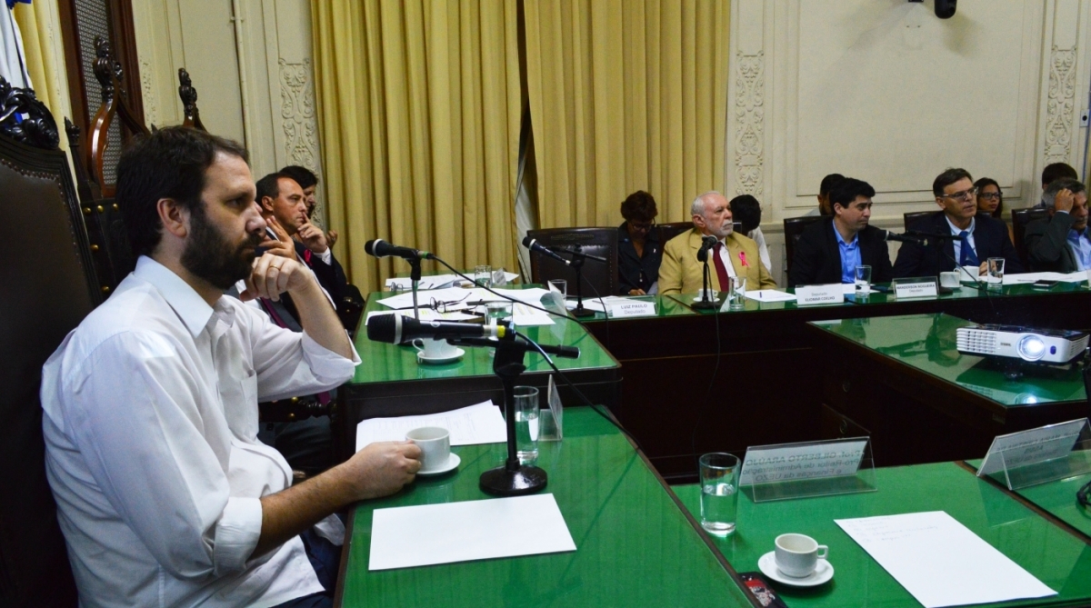 AGÊNCIA DE NOTÍCIAS - PARCEIRO - Audiência pública na Alerj, Assembleia Legislativa do Rio de Janeiro, fala sobre o orçamento da Fundação Centro Universitário Estadual da Zona Oeste (UEZO), comissão de educação presidida pelo Deputado Comte Bittencourt, nesta quarta-feira (04). Foto: Paulo Carneiro/Parceiro/Agência O Dia