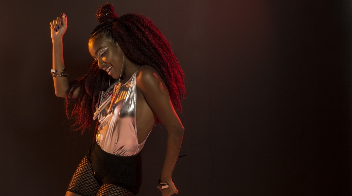 Ensaio do D MULHER, Lellêzinha, vocalista do grupo Dream Team do Passinho, com tema: 