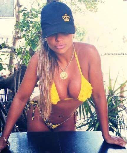 Na foto, Dan&uacute;bia Rangel, ex-mulher do traficante Nem da Rocinha - Reprodu&ccedil;&atilde;o Facebook