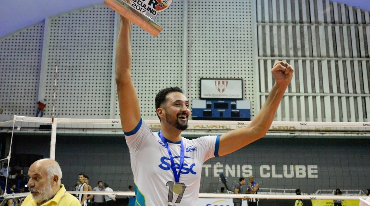 O central Maur&iacute;cio Souza est&aacute; confiante para a disputa da Superliga pelo Sesc RJ