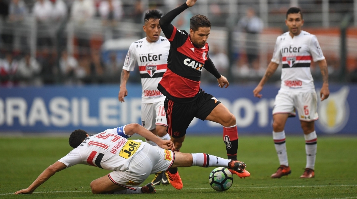Partida entre as equipes de São Paulo x Flamengo, válida pela 30ª rodada do Campeonato Brasileiro, realizado no estádio do Pacaembu, em São Paulo neste domingo (22).