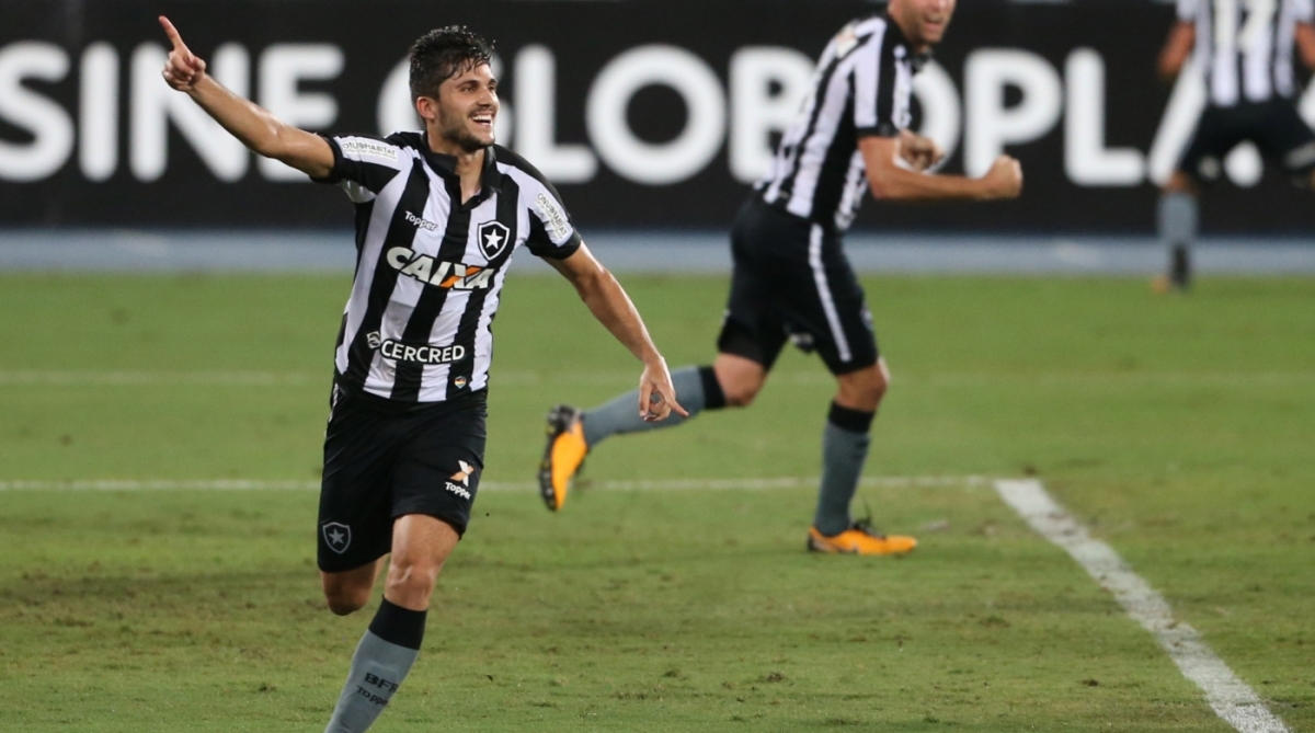 Jogo entre Botafogo X Corintians pela 30&ordf; rodada do campeonato brasileiro no est&aacute;dio Nilton Santos, Rj, 23 de outubro de 2017.