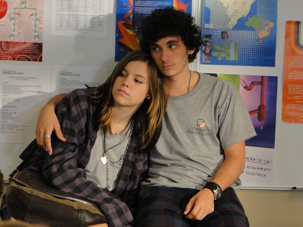 Dinho (Guilherme Prates) e Valentina (Elisa Brites)