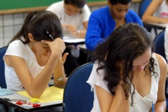 Alunos se preparam para provas do Enem