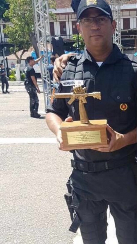 O sargento da Polícia Militar Alessandro Galdino Marques, lotado no 16º Batalhão (Olaria) foi morto em uma tentativa de assalto na noite de quinta-feira (2) e é o 115º PM morto no estado em 2017